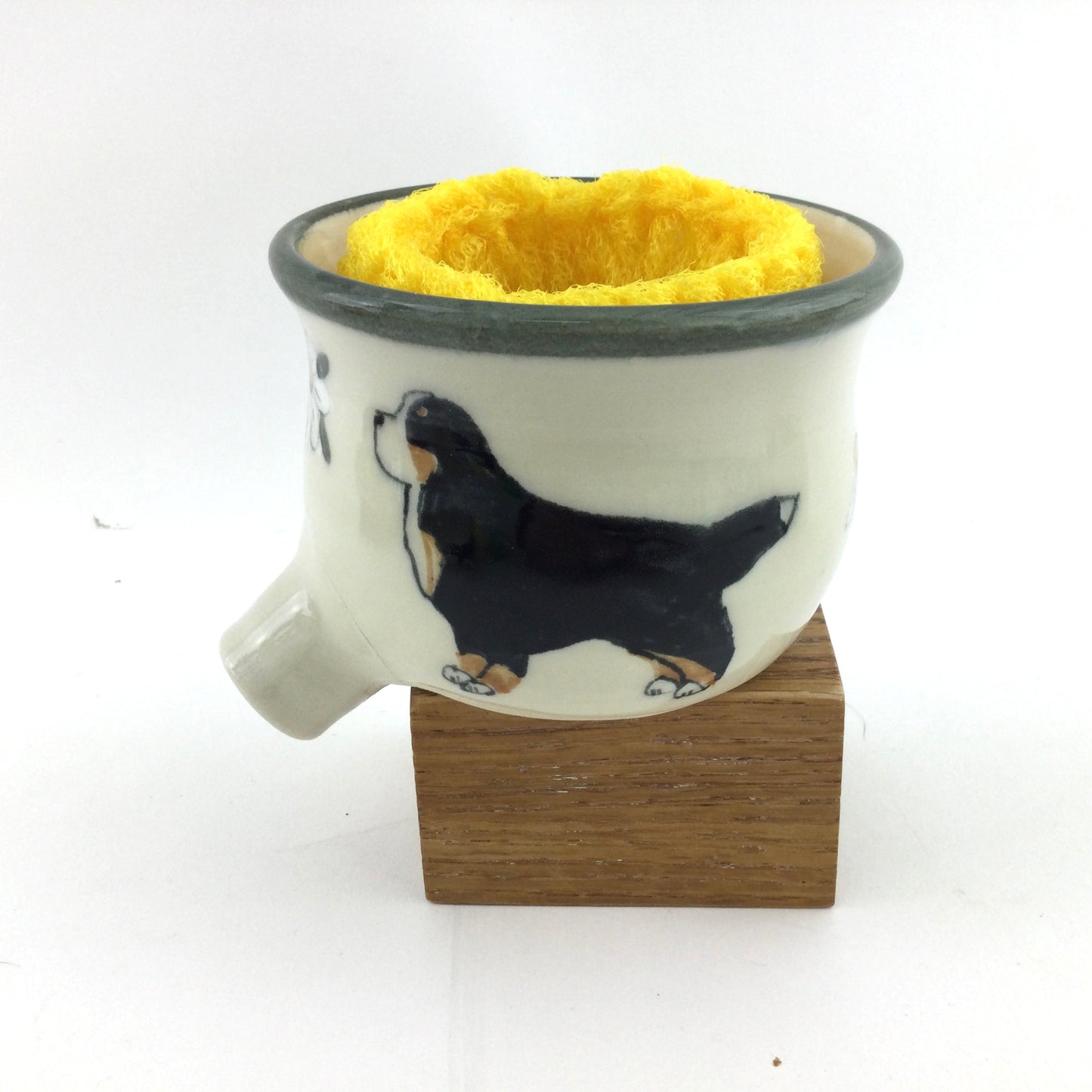 Sink Pot with Berner and Daisies
