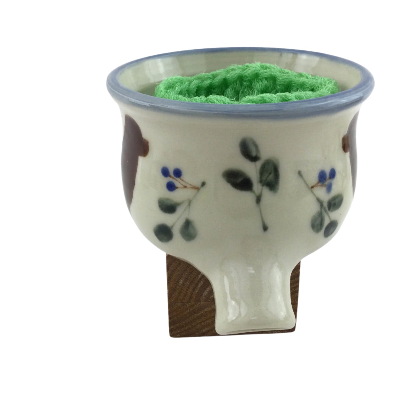 Sink Pot with Brown Newf and Blueberries
