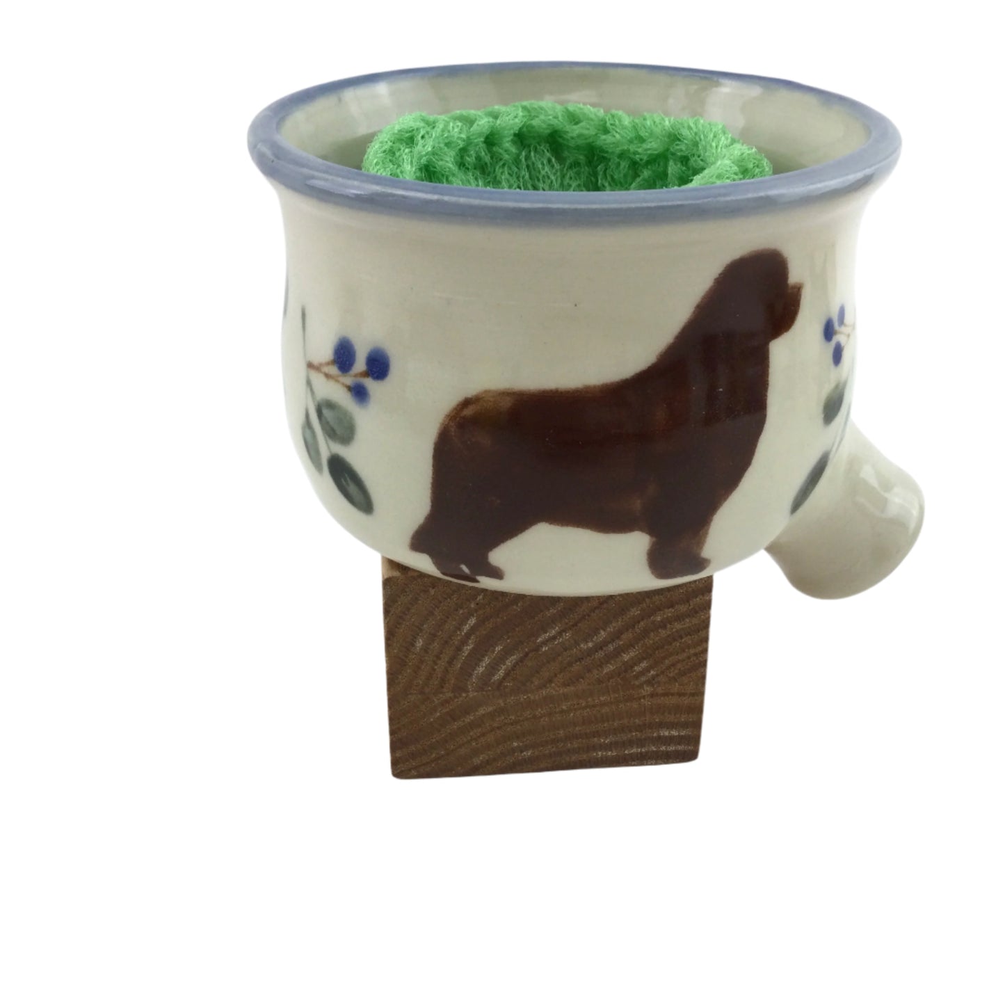 Sink Pot with Brown Newf and Blueberries